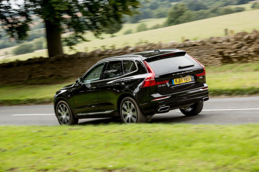  Volvo XC60 T8 Inscription 2017 года  (UK) (фото 3 из 40)
